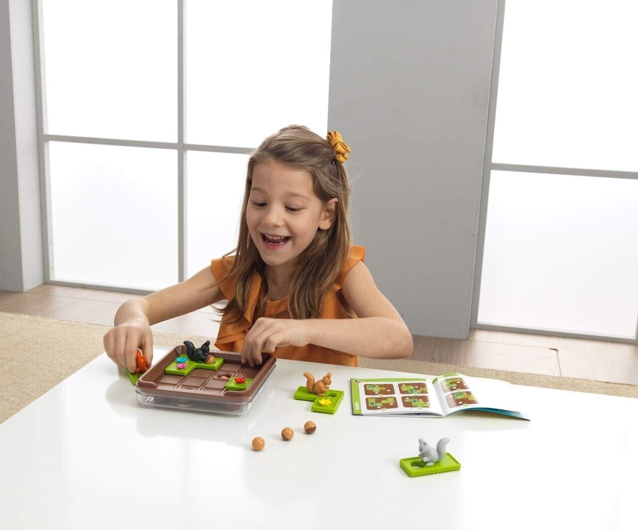 Smart Games - Squirrels Go Nuts, Puzzle Game with 60 Challenges, 6+ Years