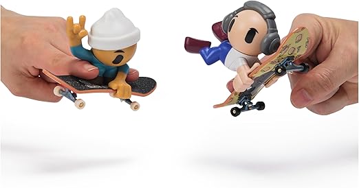 Tech Deck Sk8 Crew, 2-Pack Exclusive Fingerboards with Assistive Figures, Collectible and Customisable Mini Skateboards, Kids’ Toys for Ages 5 and up (Styles May Vary)