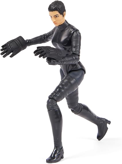 DC Comics, Batman 10cm Selina Kyle Action Figure with 3 Accessories and Mystery Card, The Batman Movie Collectible Kids Toys for Boys and Girls Ages 3 and up
