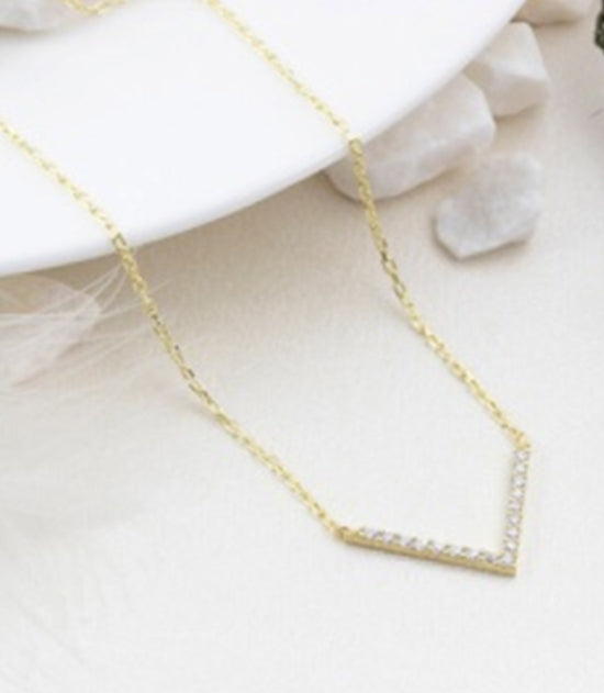 18kt Gold Plate V Shape Stones Pendant