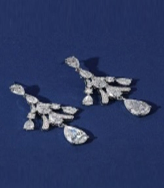 White Multi Cubic Stones Tree Desin Link Drop