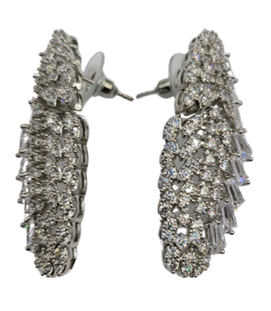 White 18kt S Plate Cubic M Baguette Circle Earring